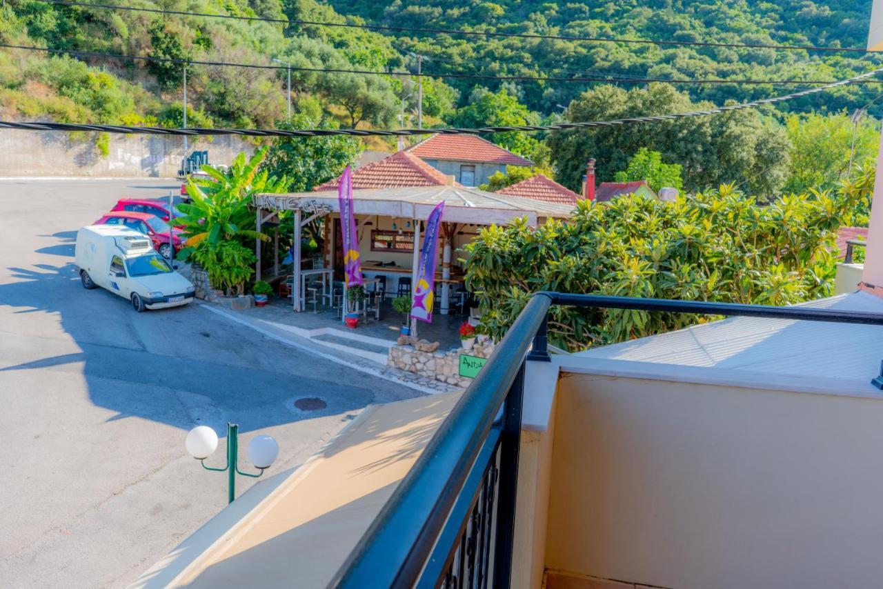 Valsamis Villa Apartments Poros  Exteriör bild
