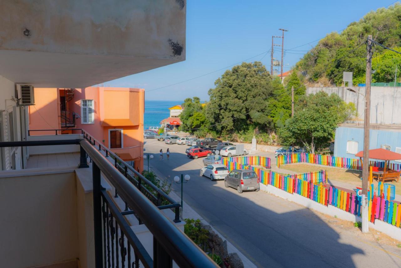 Valsamis Villa Apartments Poros  Exteriör bild