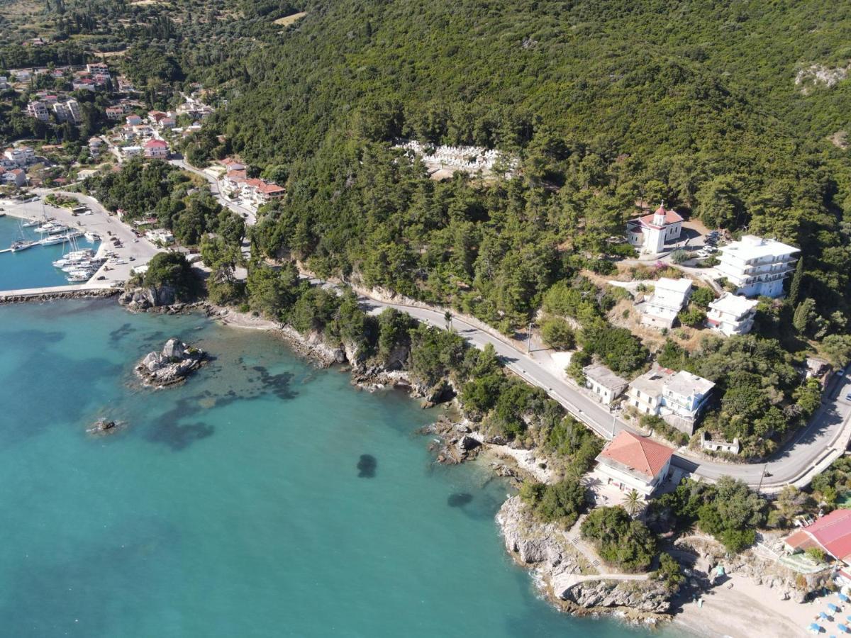 Valsamis Villa Apartments Poros  Exteriör bild
