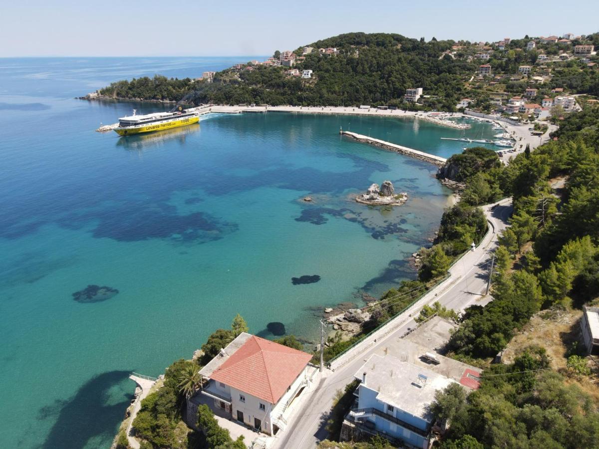 Valsamis Villa Apartments Poros  Exteriör bild